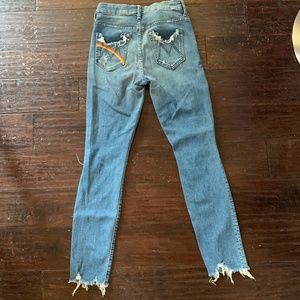 Mother High Waisted Looker Ankle Chew 25